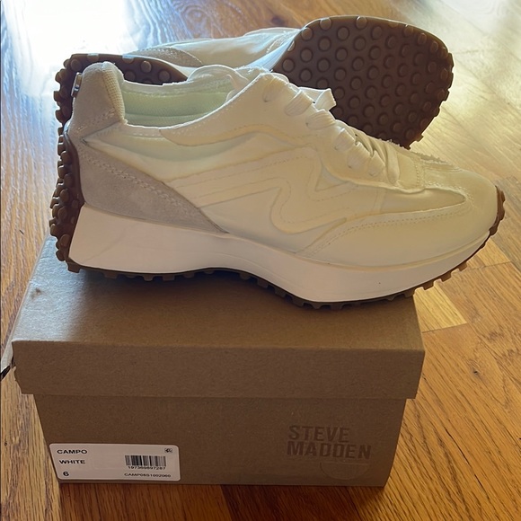 Steve Madden White Women’s Sneaker - Picture 1 of 4